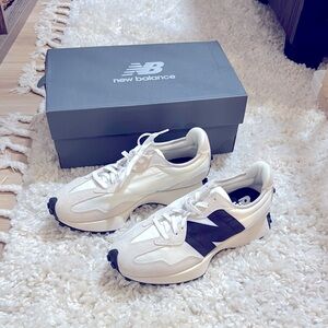 Women’s New Balance 327 Sneakers Size 10